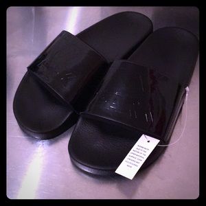 IVY PARK GLOSSY NEOPRENE GLOSSY SLIDES SIZE 8.5
